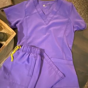 Wonderwink Scrub Sets x 4